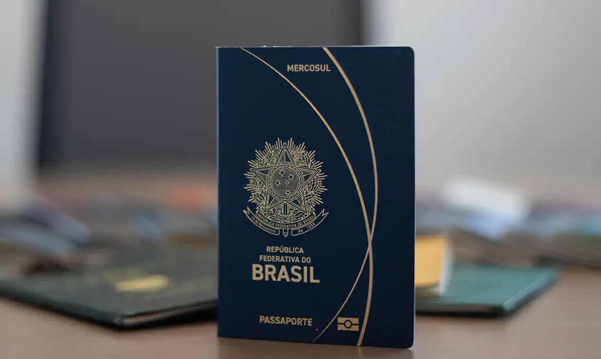 Emissão de passaportes aos brasileiros pode ser interrompida ainda em 2025; entenda o motivo