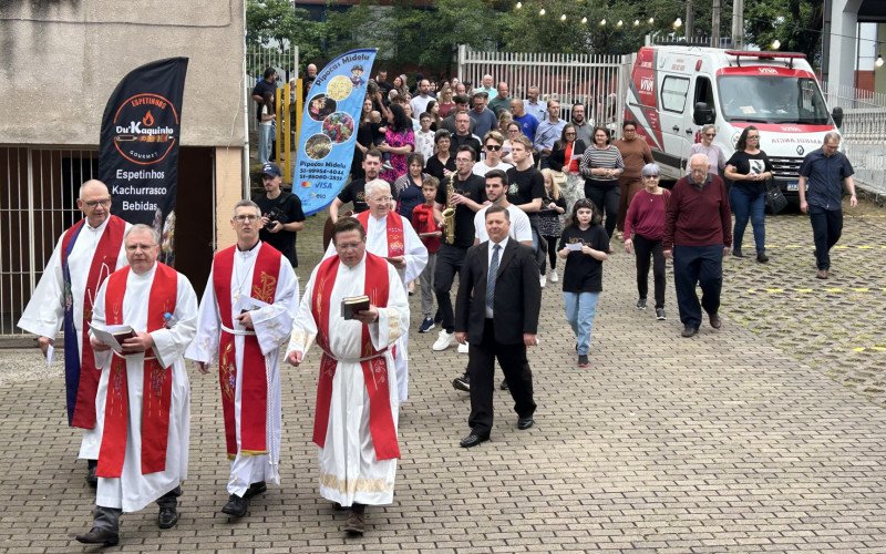Caminhada pelo Centro marcou o início da celebração