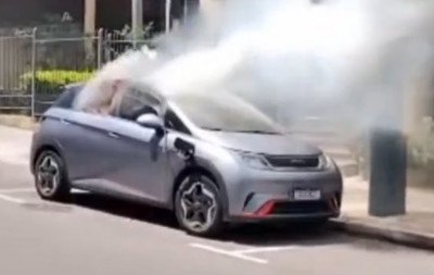 Carro elétrico incendeia após recarga com extensão improvisada no RS