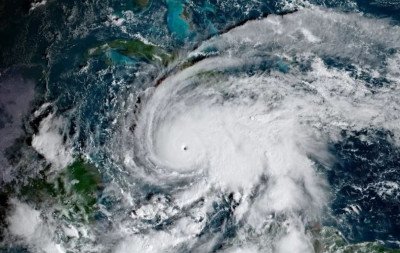 Categoria catastrófica: Melissa vira furacão monstro e alcança ventos de 257 km/h; há mortes confirmadas
