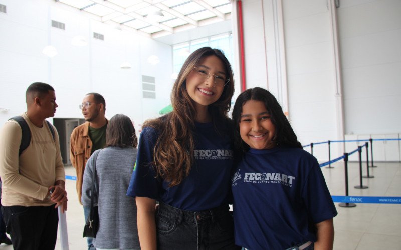 Do Sergipe, a orientadora Emília com a aluna Annelyse