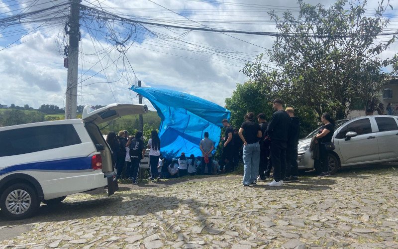 Despedida do jovem Thiago Henrique dos Santos, no bairro Boa Saúde, em Novo Hamburgo | abc+