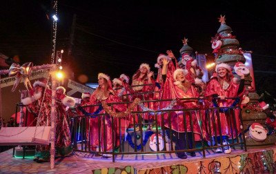 Um dia como elenco: veja como são os bastidores do Grande Desfile de Natal