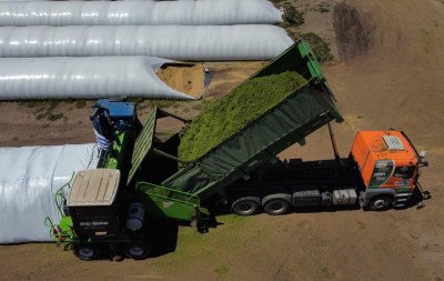 Com vantagens para a pecuária, silo-bolsa ganha espaço na estocagem de silagem