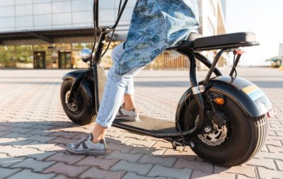 Atenção donos de motos elétricas: Novas regras para ciclomotores chegam em 2026