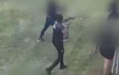 VÍDEO: Árbitro saca arma durante confusão em partida do Gauchão