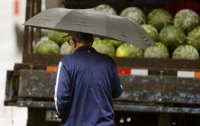 Sábado no RS terá chuva com risco de temporais isolados, rajadas de vento e granizo