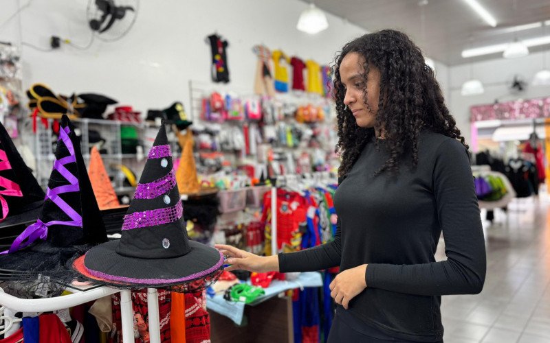 Lojas oferecem diversas opções de fantasias