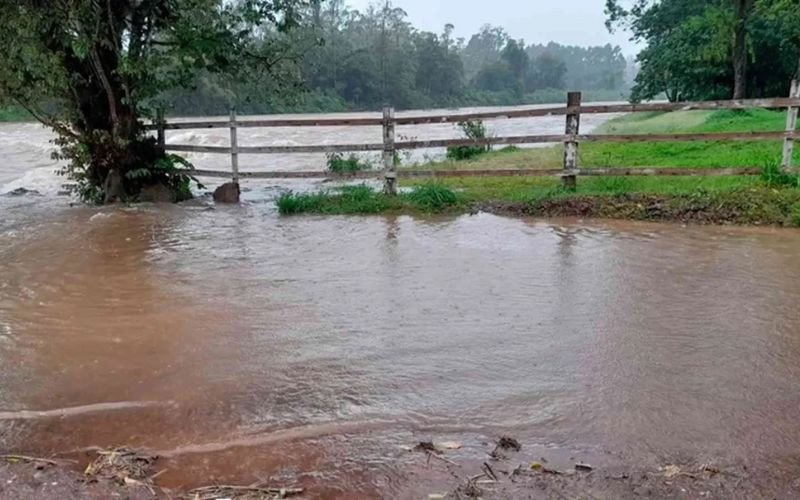 Chuvarada deixou comunidades ilhadas em Maquiné nesta semana