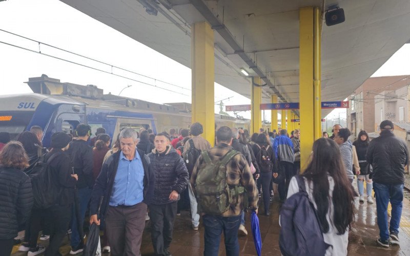 Estação Sapucaia lotada após problema em trens | abc+