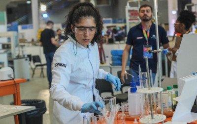 Senai oferece mais de 52 mil vagas em cursos gratuitos, pagos e a distância; saiba mais