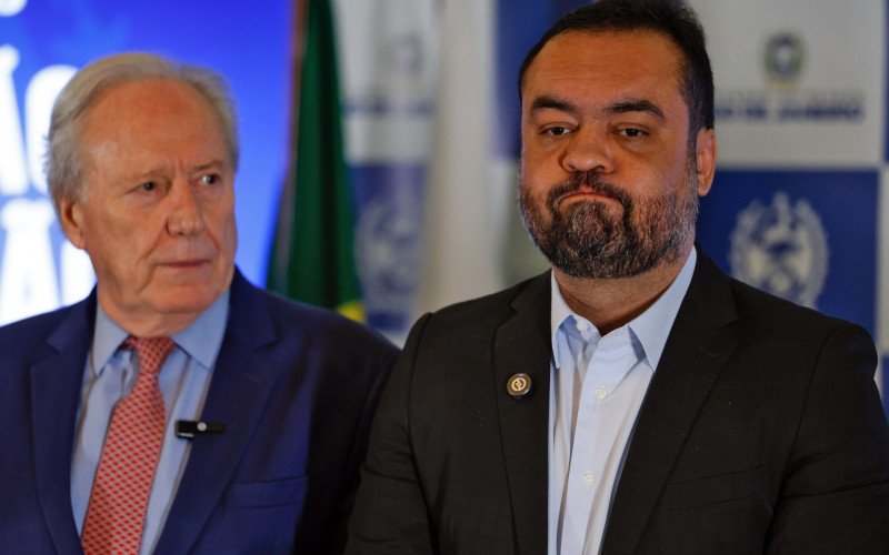 Ministro da Justiça, Ricardo Lewandowski, juntamente com o governador do Rio de Janeiro, Cláudio Castro, durante entrevista coletiva para falar sobre ação policial da Operação Contenção, contra o Comando Vermelho | abc+