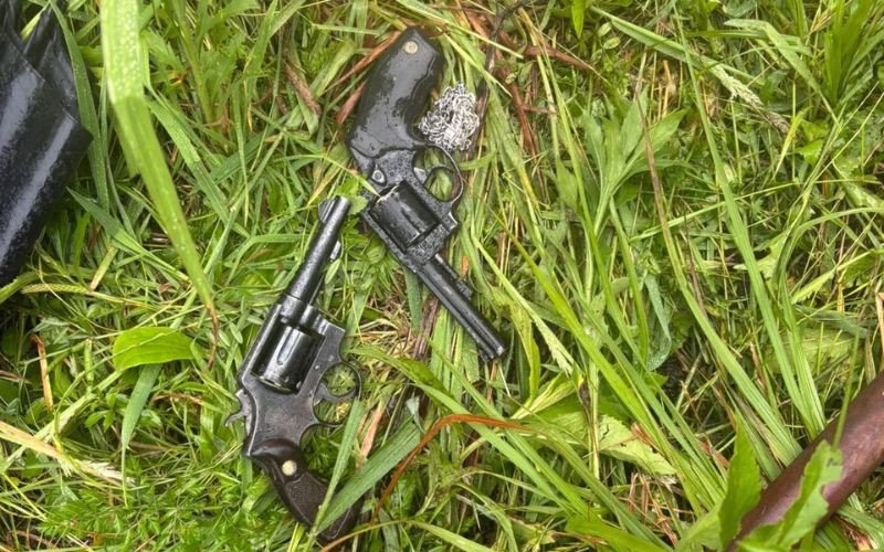 Foram apreendidos dois revólveres com homes que morreram em confronto com a BM em Farroupilha | abc+