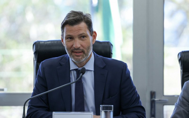 Lamachia salienta que IA jamais pode substituir o ato de julgar | abc+