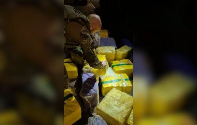BR-386: Traficantes de Novo Hamburgo tentam esconder quase uma tonelada de maconha em carga de milho