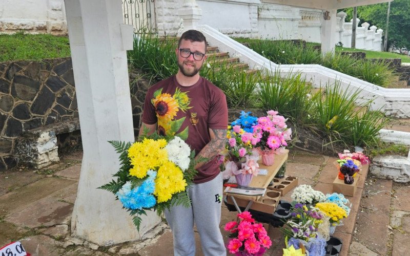 Movimentação no Cemitério do Cristo Rei pelo Dia de Finados