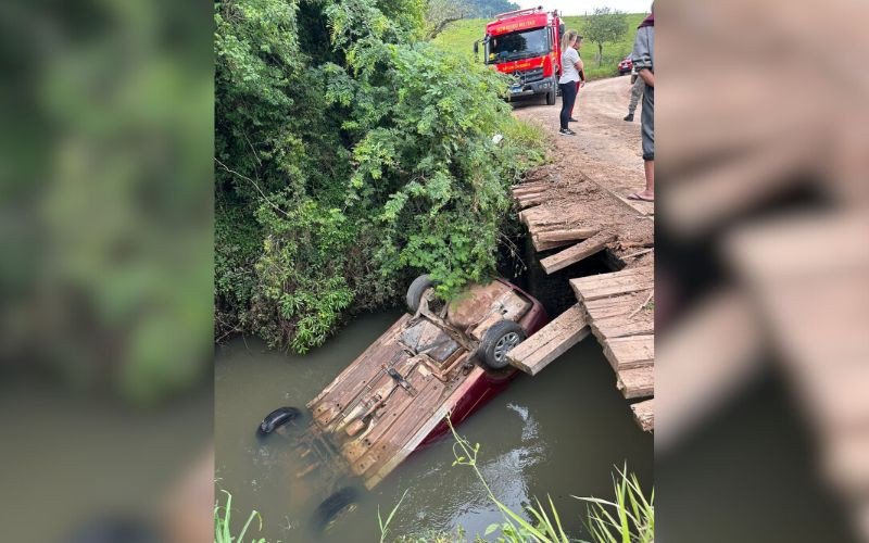 Idoso foi encontrado morto em carro que caiu de ponte em Taquara | abc+