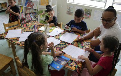 Projeto forma pequenos leitores na Emei Arco-Íris