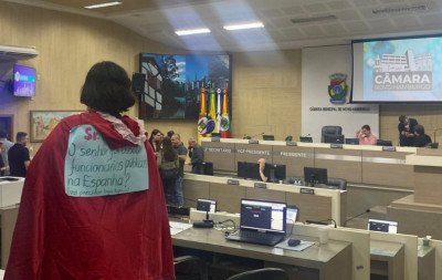Professores lotam Câmara de Novo Hamburgo em votação que altera regras de aposentadoria