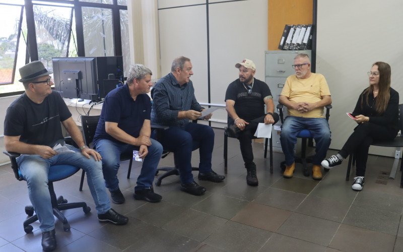 Reunião da Diretora de Transporte Público com a Associação dos Motoristas Profissionais do Vale dos Sinos | abc+