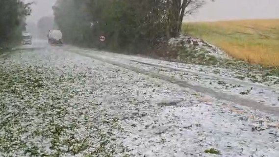 Temporal deixou estradas de Sarandi cobertas por granizo | abc+