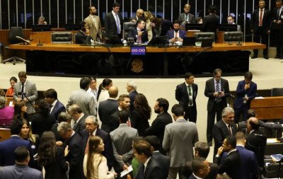Câmara aprova ampliação gradual da licença-paternidade