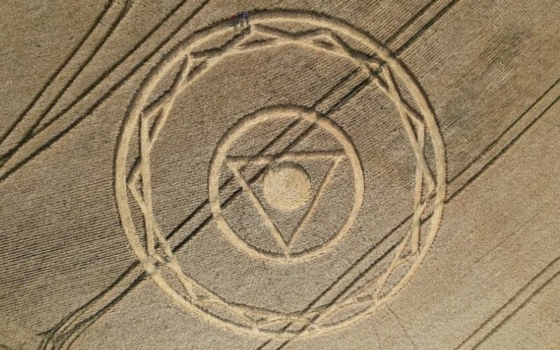 Marca misteriosa em plantação de trigo em Ipuaçu - SC / Santa catarina / agroglifo de ipuaçu