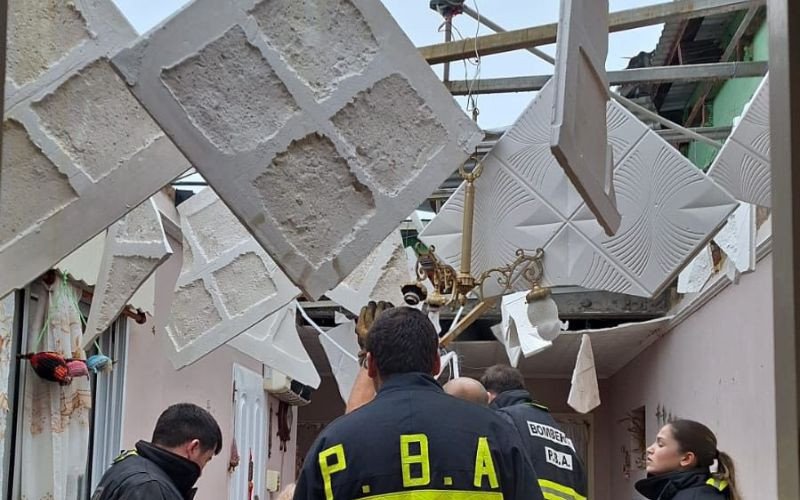 Frente fria deixou rastro de destruição na Argentina na noite de segunda-feira (3)