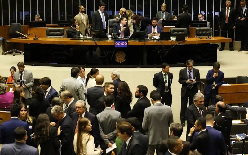 Câmara aprova ampliação gradual da licença-paternidade | abc+