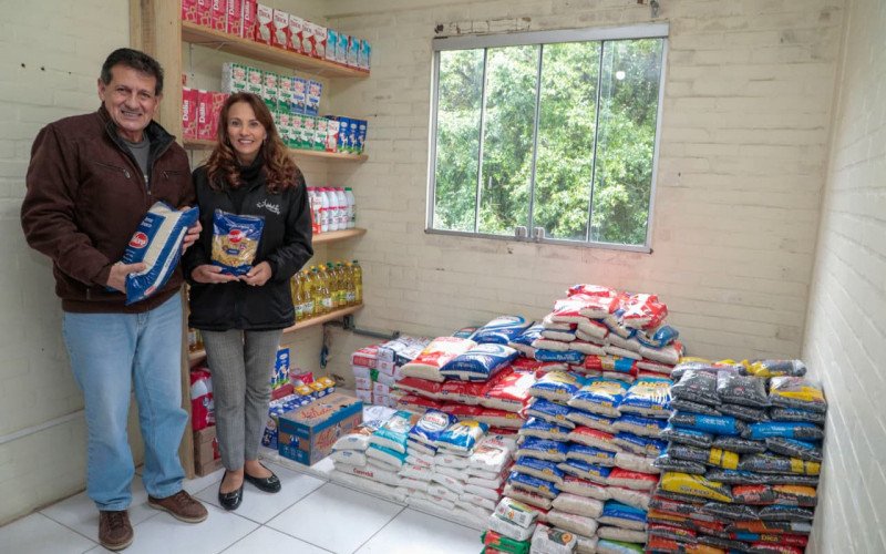 Troca solidária de alimentos por ingressos do Nativitaten
