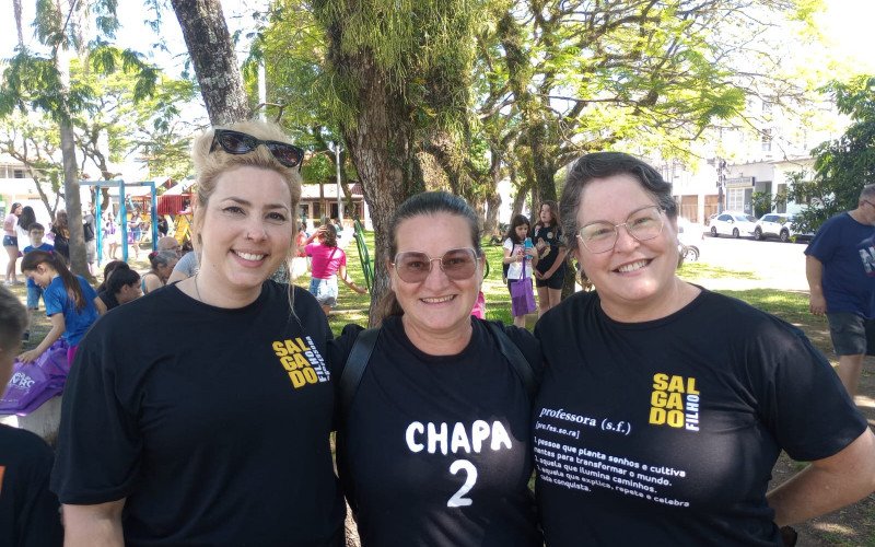 As professoras Jessica Löchner, Graziela Maus e Katti Eberle acompanharam os alunos da Escola Salgado Filho