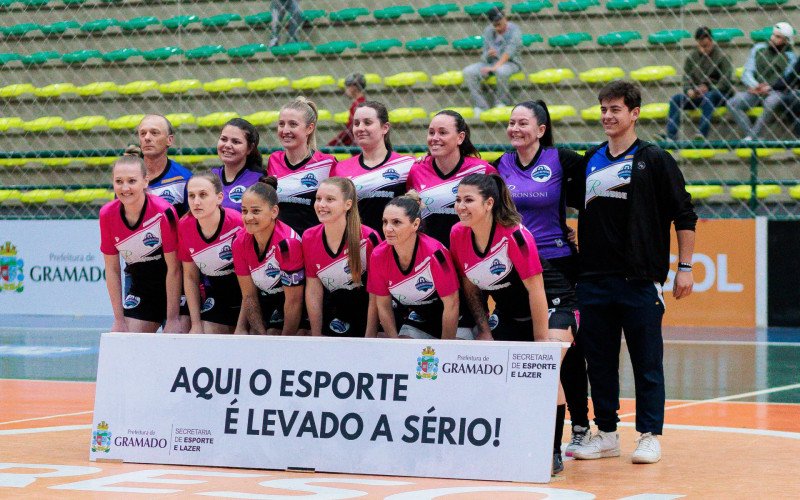 Semis do Campeonato de Futsal Feminino ocorrem na próxima semana