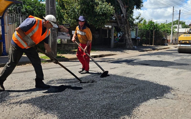 Operação Tapa-Buracos - Rua João Arthur Koche, bairro Santos Dumont