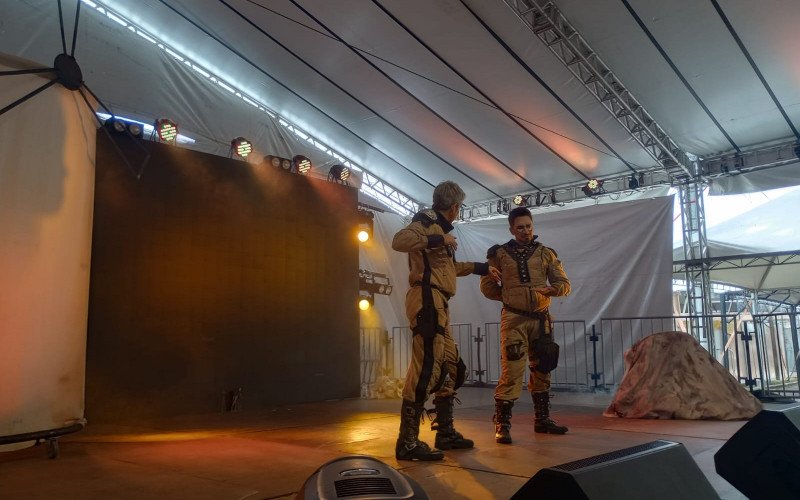A peça De La Mancha: O Cavaleiro Trapalhão atração reuniu comédia com música, e contou com a animação das crianças