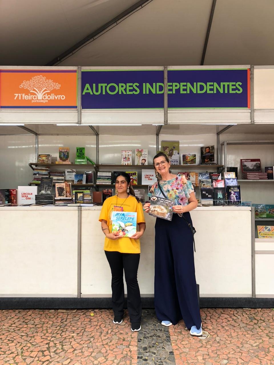 Andréa (à direita) vai apresentar livro infantojuvenil da Siehu | abc+