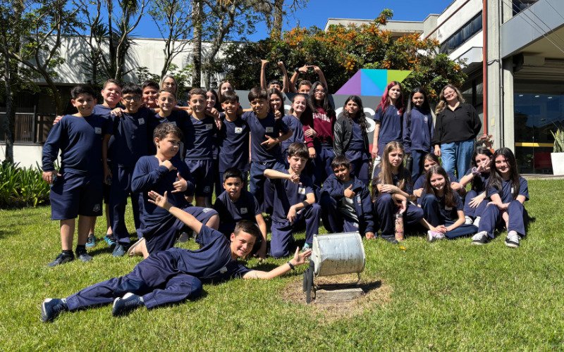 Alunos da Emef Lúcia Mosmann em visita ao Grupo Sinos