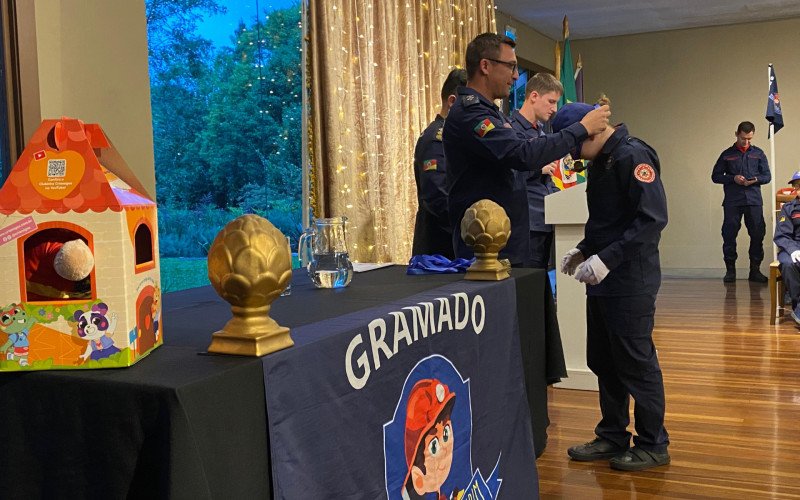 Formatura dos Bombeiros Mirins de Gramado