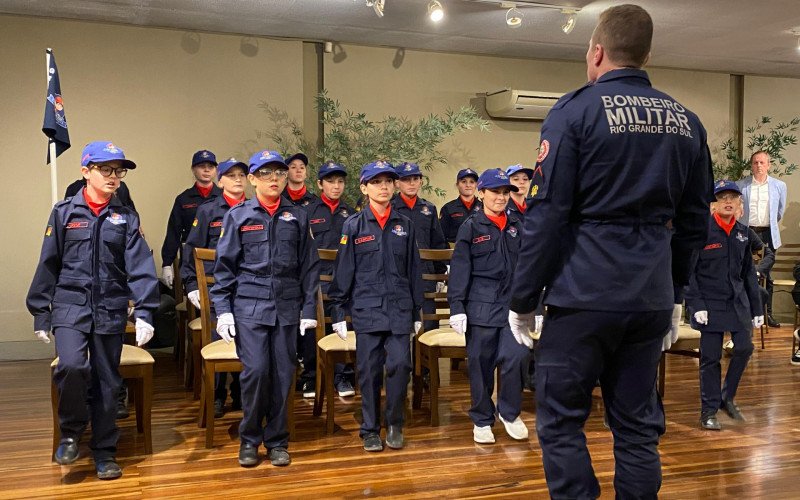 Formatura dos Bombeiros Mirins de Gramado