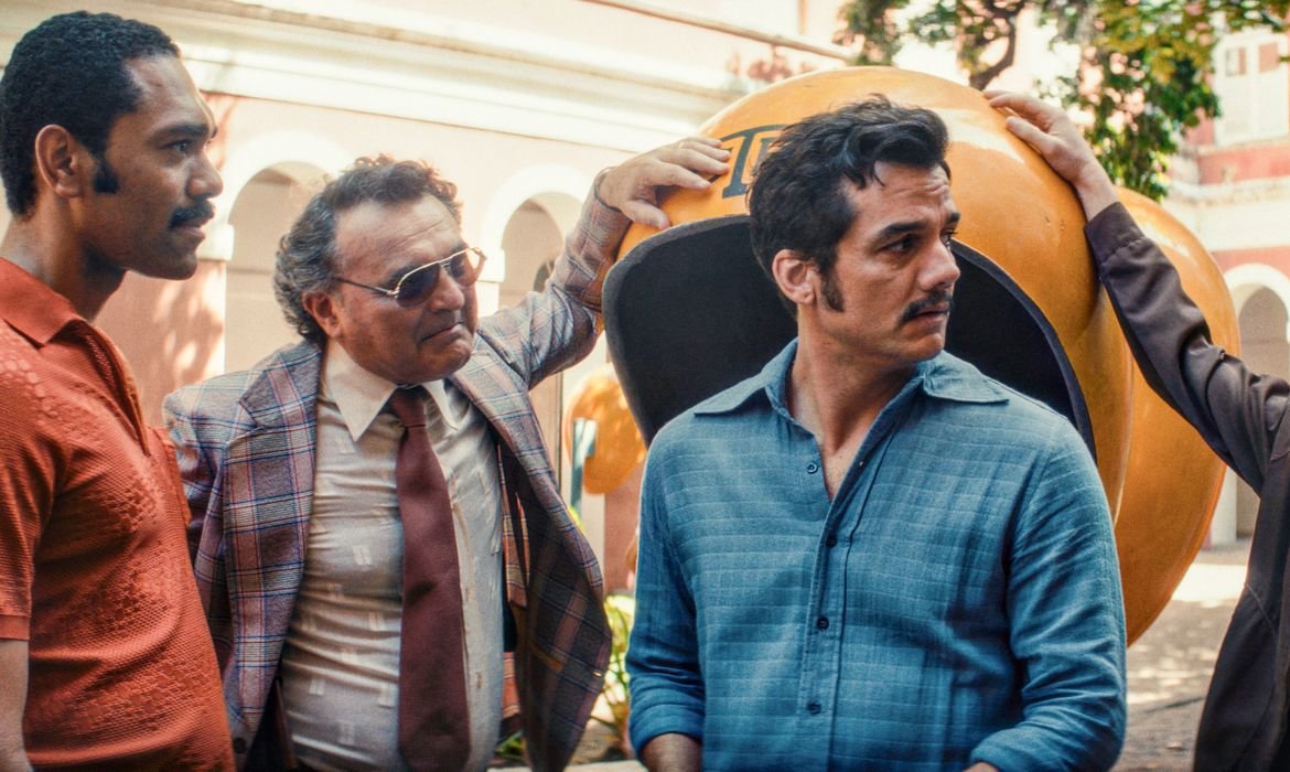 Filme O Agente Secreto chega aos cinemas em todo o país | abc+