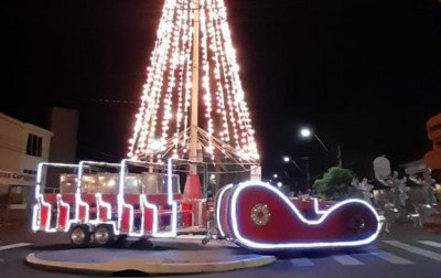 Com árvore iluminada e passeios de trenó, Natal do Heinz será aberto neste domingo