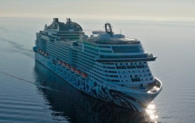 Navio emite alerta de guardas armados a bordo por risco de sofrer ataques piratas durante cruzeiro "fantasma"
