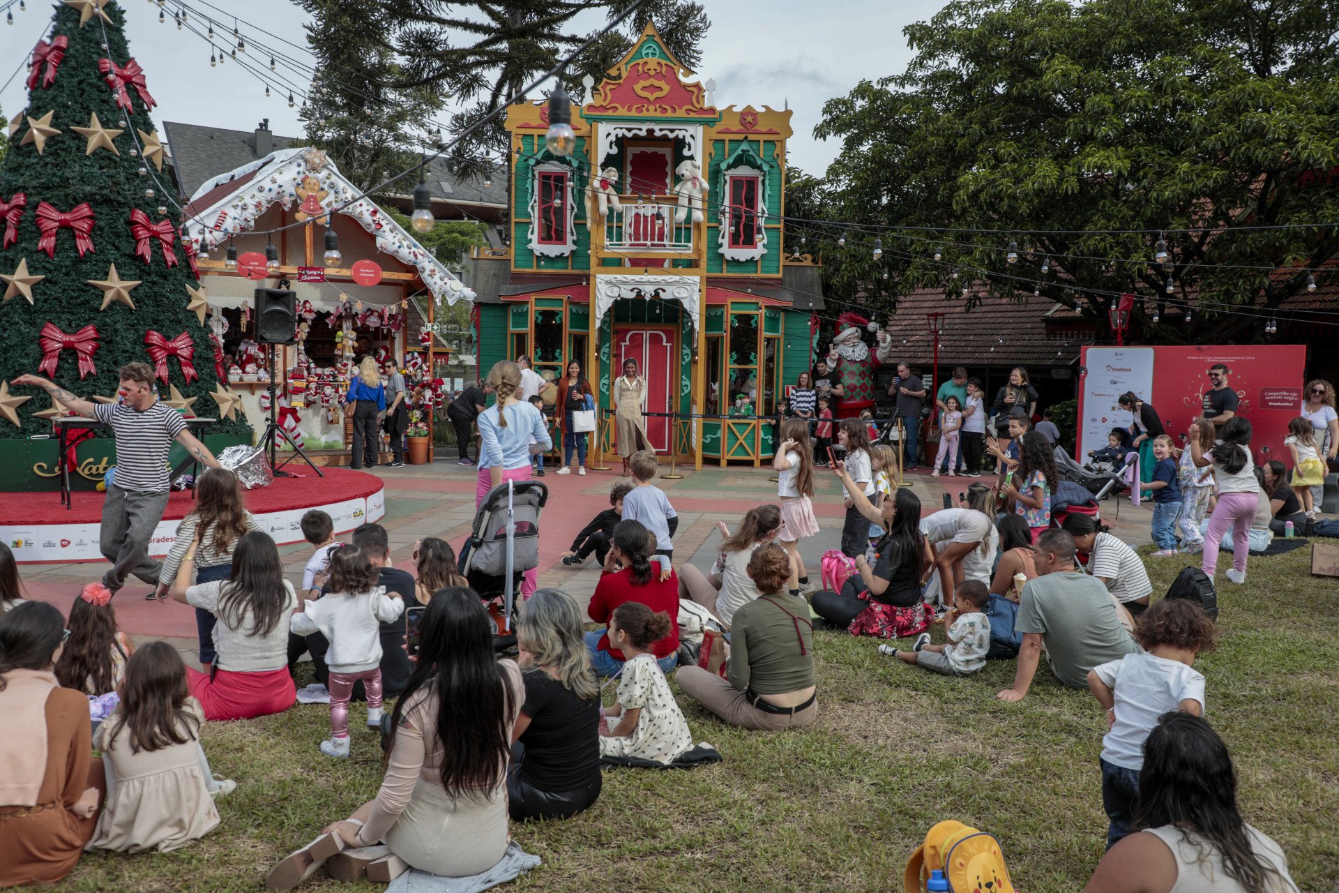 Vila de Natal recebe atrações gratuitas do Natal Luz de Gramado | abc+