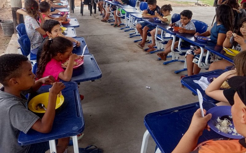 Aeceme atende cerca de 89 crianças e adolescentes em situação de vulnerabilidade social. "Tem mãe que dá graças a Deus quando tem oficina porque o filho vai ter o que comer", diz presidente Andreia. | abc+