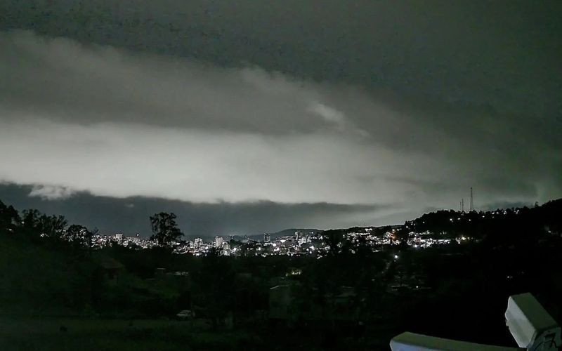 CICLONE: O que esperar do dia mais crítico para temporais, rajadas de vento acima de 100 km/h e chance de tornados no RS | abc+
