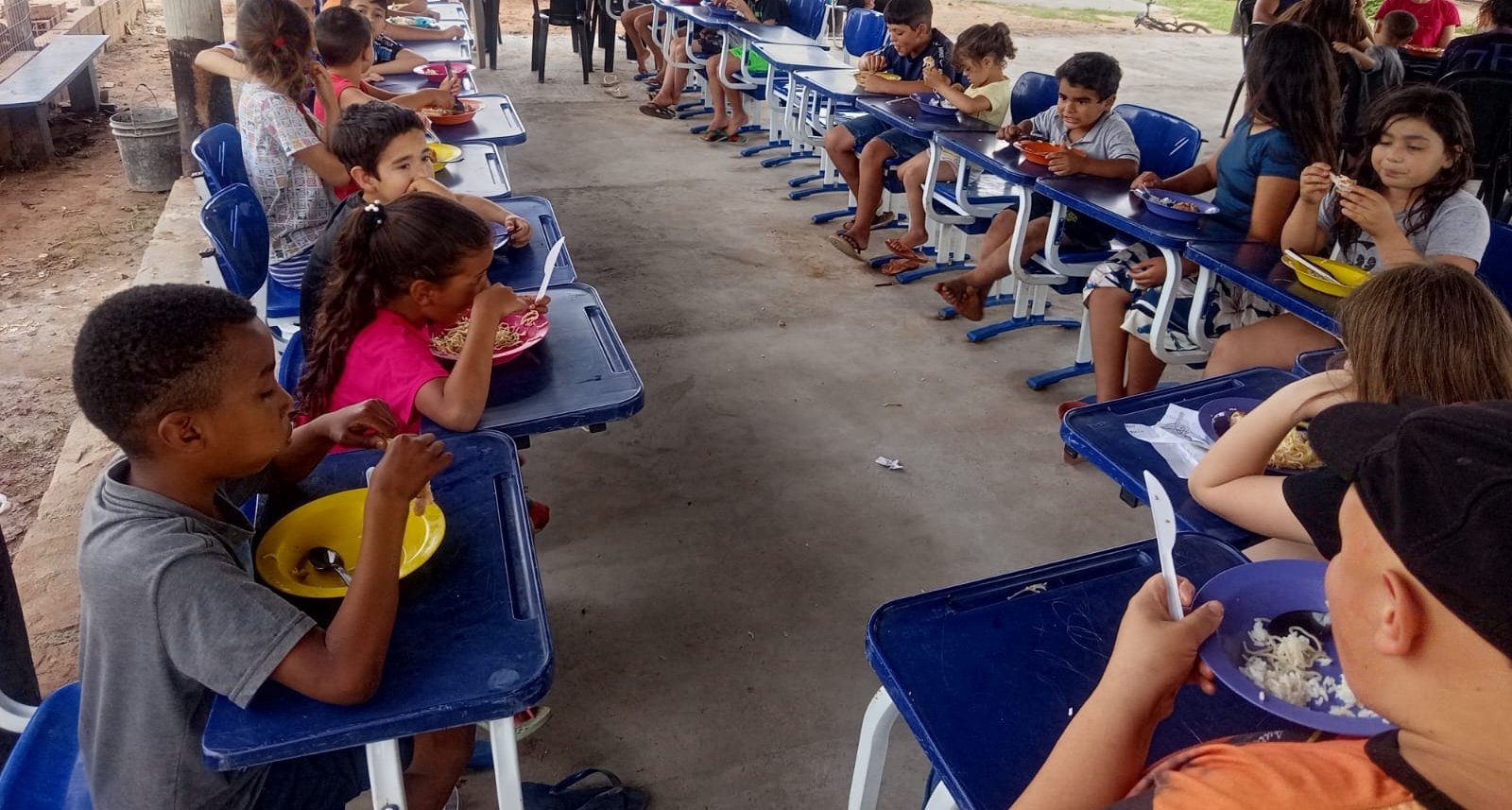 Brech&oacute; solid&aacute;rio busca recursos para ampliar atendimento de crian&ccedil;as no bairro Primavera