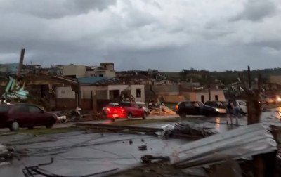 VÍDEO: Com cenário de destruição, sobe para seis o número de mortos por tornado no Paraná