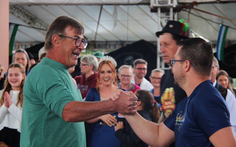 Jogos Germânicos marcam o sábado na 17ª Schmierfest em Presidente Lucena