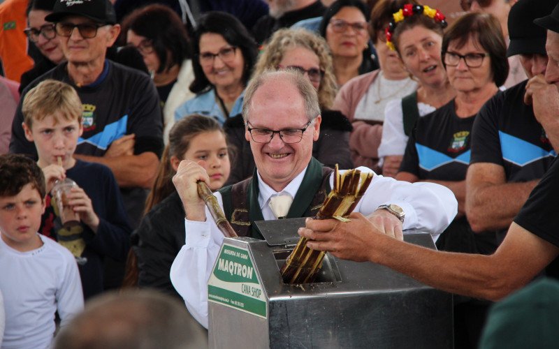 Jogos Germânicos marcam o sábado na 17ª Schmierfest em Presidente Lucena