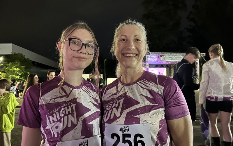 Tatiane e Rafaela, mãe e filha, participaram pela primeira vez de prova de corrida | abc+