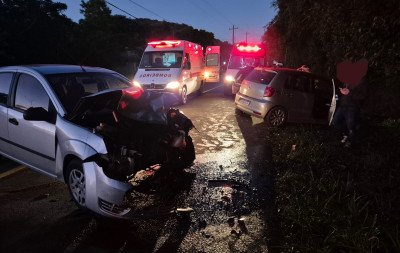 Colisão frontal deixa 3 feridos na Serra gaúcha